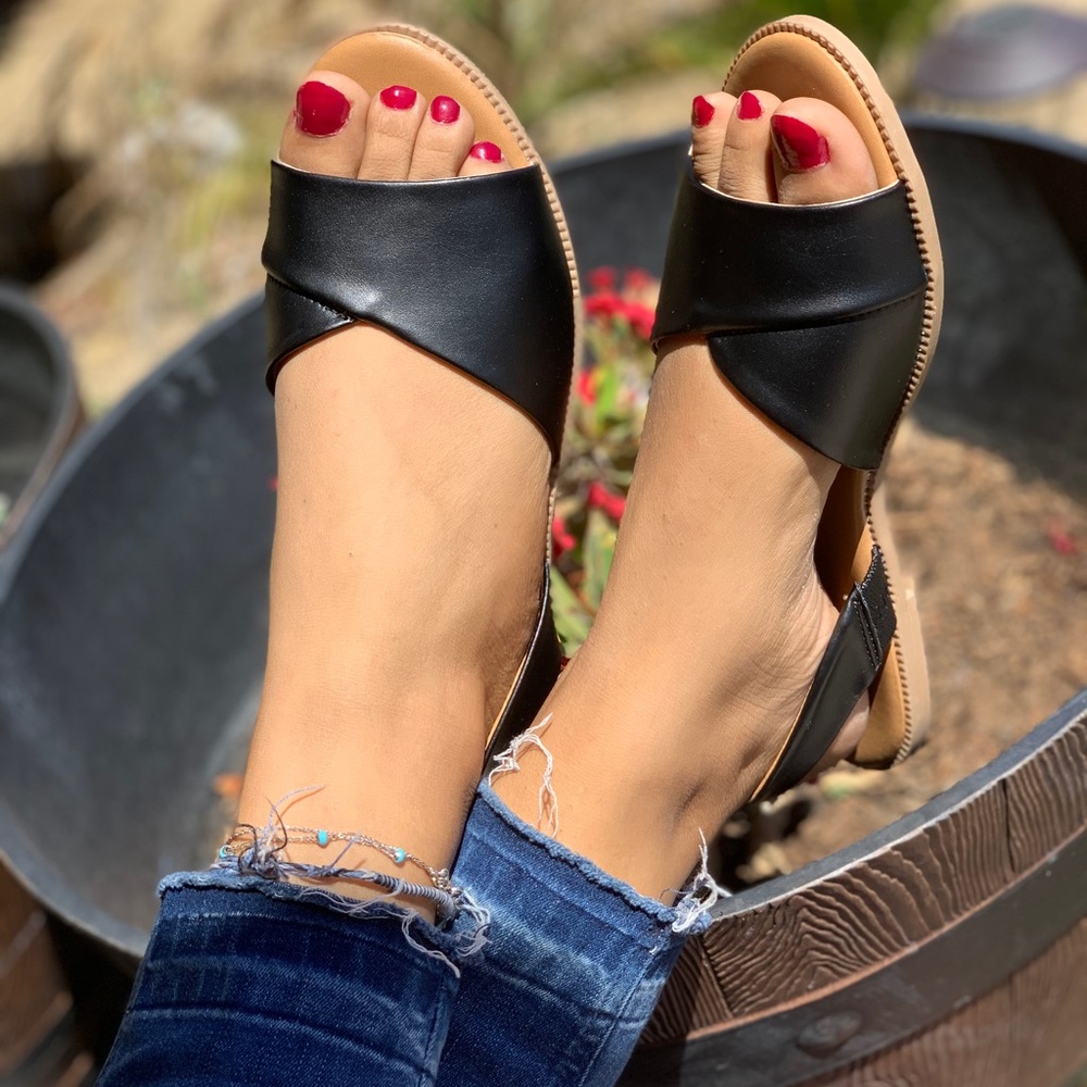 NEW**Ladies snake wide band ankle strap sandals - Picture 7 of 8